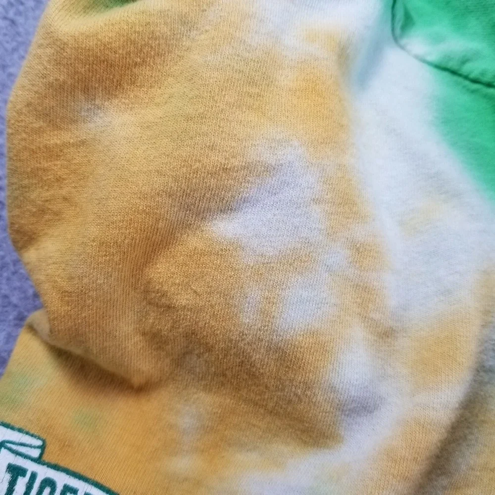 Stranger Things T Shirt Men's 2X 50 52 Green Yellow Tie Dye Tiger Pride 86‎ Tee
